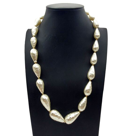 Teardrop Faux Pearl Necklace Graduated White Acrylic Strand 21" Vintage 1960s - Picture 3 of 7